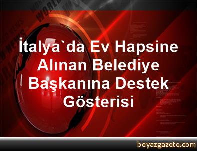 İtalyada göçmenlere kolaylık sağladığı için ev hapsine alınan belediye başkanına destek gösterisi 35
